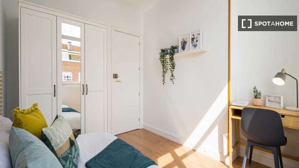 Double room Madrid, 12 beds — photo 107