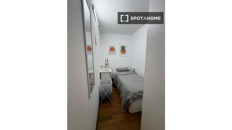 Double room Barcelona, 1 bed — photo 7