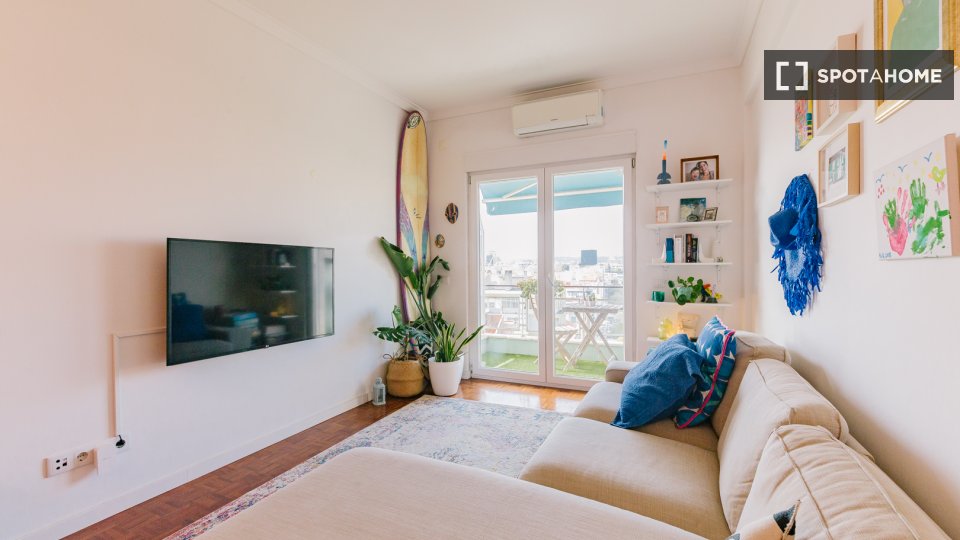 Apartment Lisbon, 2 beds, 80m² — photo 2