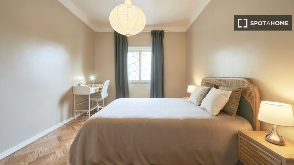 Double room Lisbon, 9 beds — photo 11