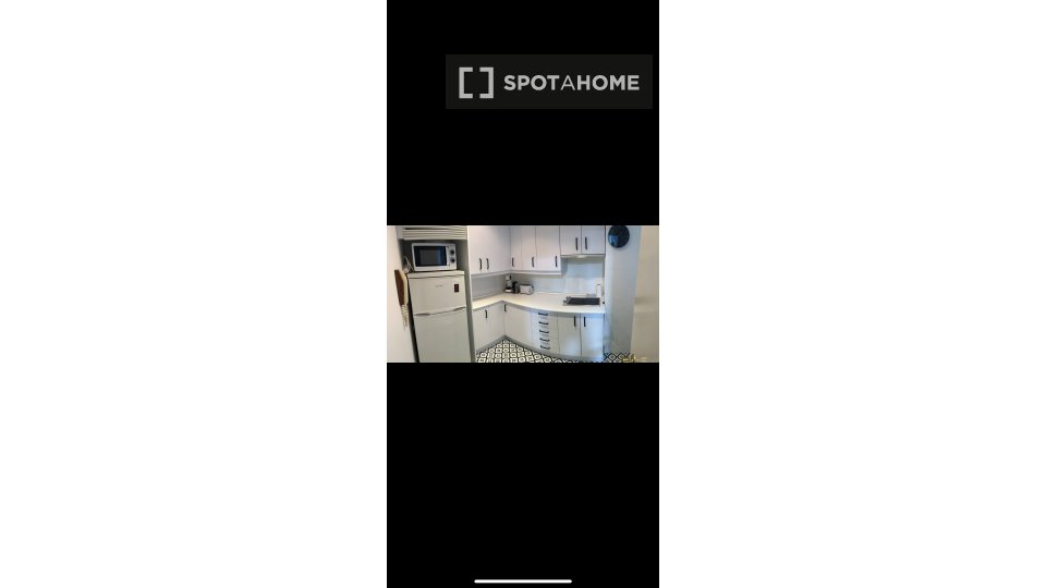 Double room Madrid, 1 bed, 85m² — photo 6