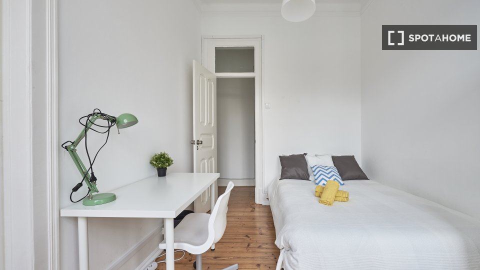 Double room Lisbon, 7 beds, 110m² — photo 44
