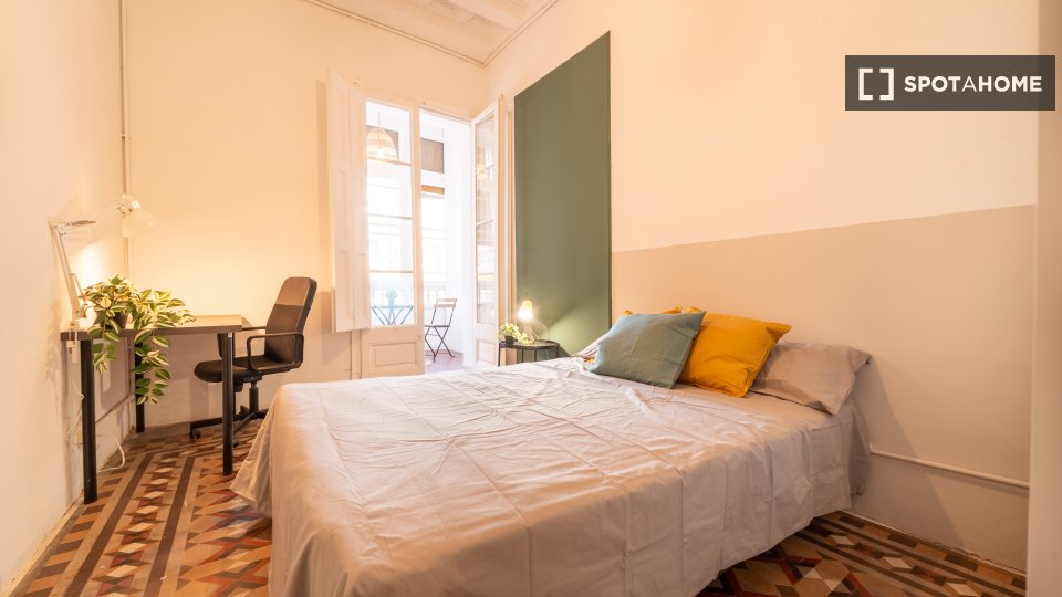 Double room Barcelona, 7 beds, 200m² — photo 1