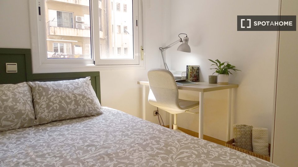 Double room Barcelona, 4 beds, 90m² — photo 33