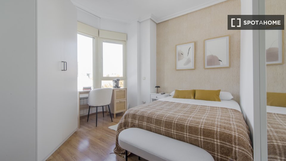 Double room Madrid, 5 beds — photo 6