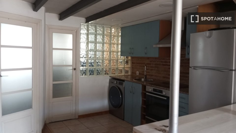 Apartment Valencia, 2 beds, 50m² — photo 3