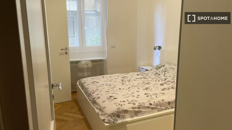 Double room Milan, 3 beds, 110m² — photo 11