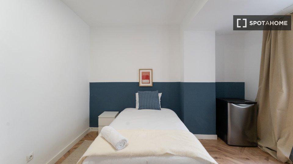 Double room Madrid, 7 beds — photo 11