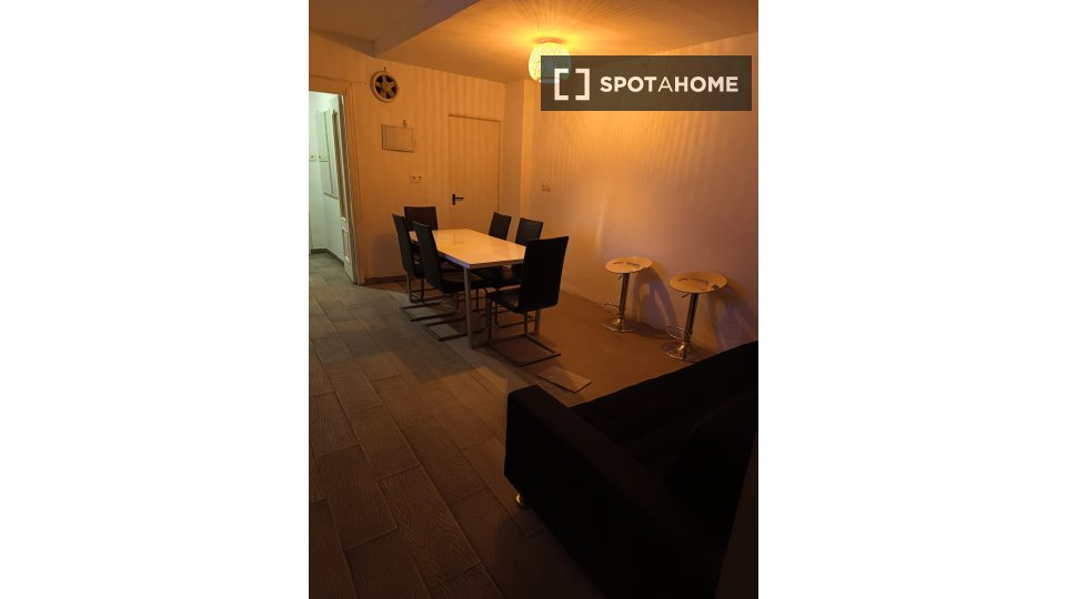 Double room Valencia, 6 beds, 70m² — photo 4