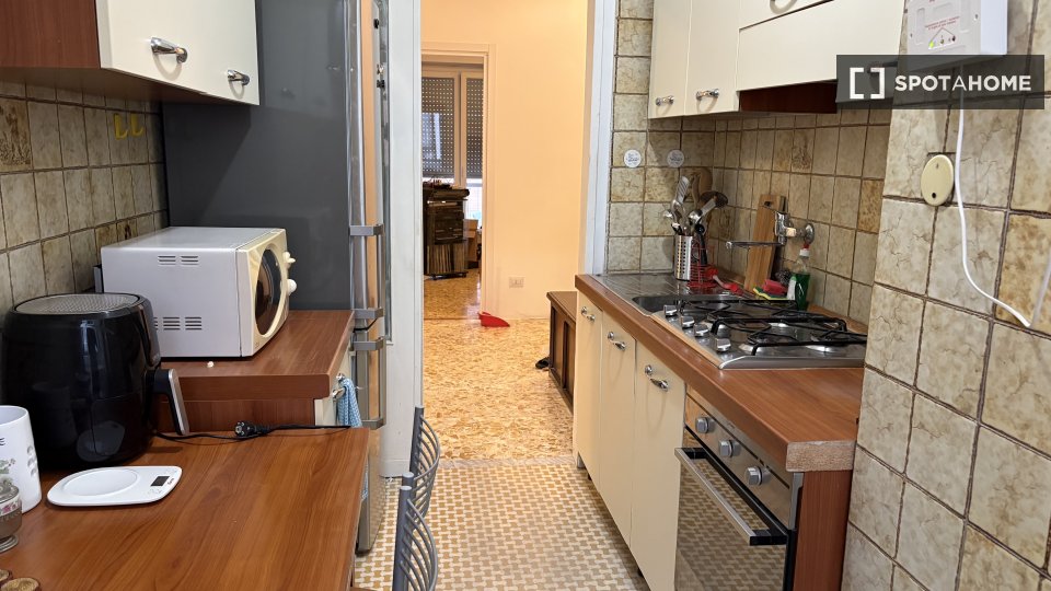 Double room Rome, 3 beds — photo 4