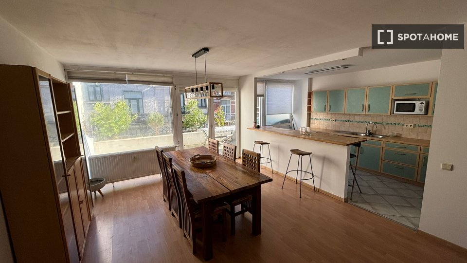 Apartment Brussels, 2 beds, 94m² — photo 2
