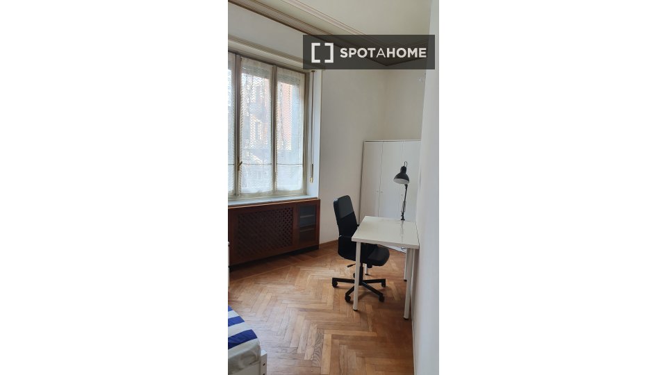 Camera doppia Torino, 6 camere, 182m² — foto 2