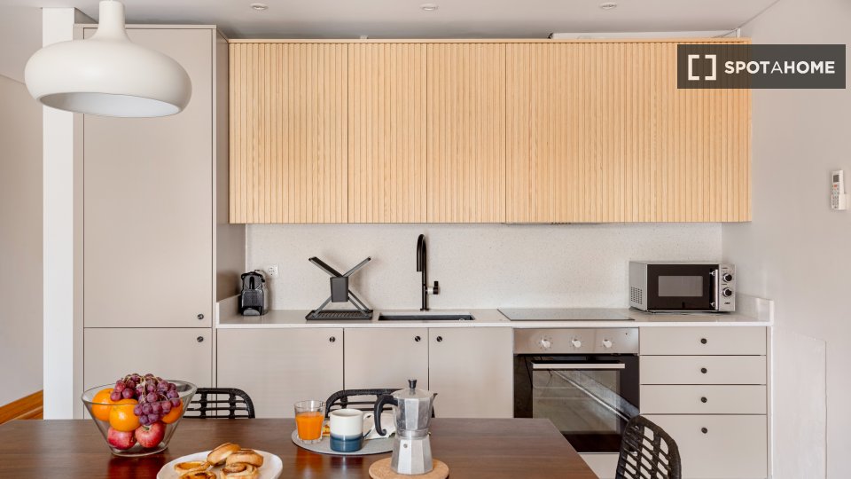 Apartment Lisbon, 2 beds — photo 18