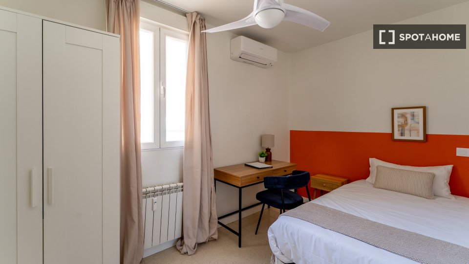Double room Madrid, 3 beds — photo 5