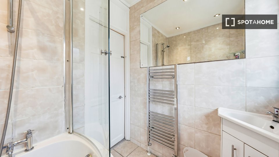Apartment London, 3 beds, 87m² — photo 33