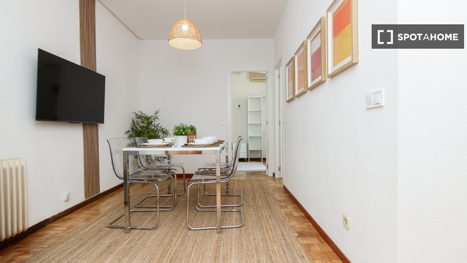 Double room Madrid, 6 beds — photo 26