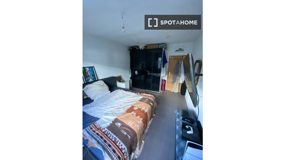 Double room Berlin, 2 beds, 68m² — photo 1