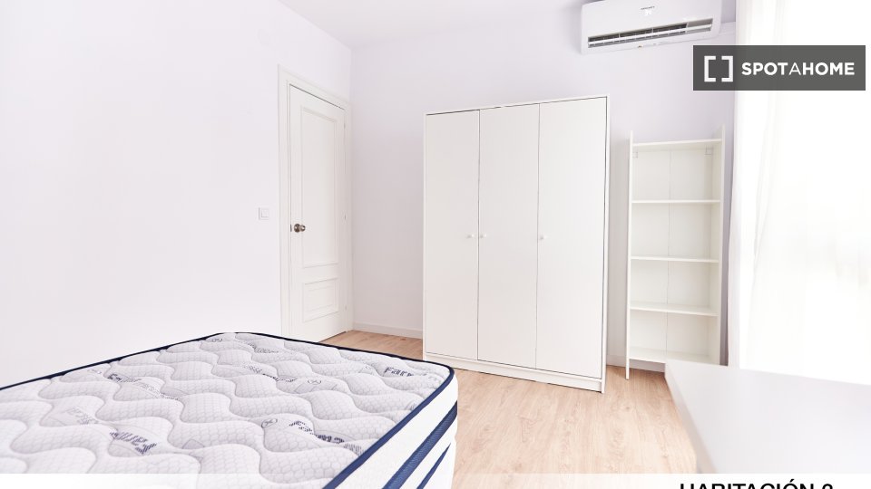 Double room Seville, 5 beds — photo 34