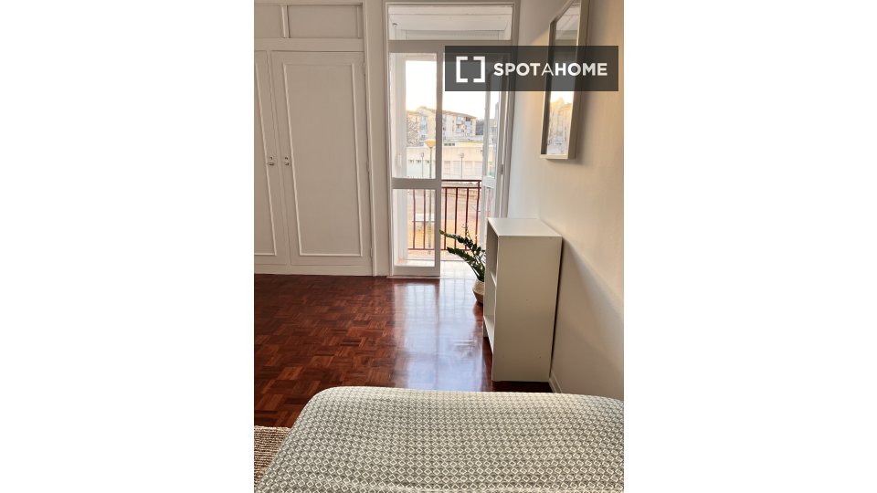 Double room Lisbon, 6 beds — photo 16