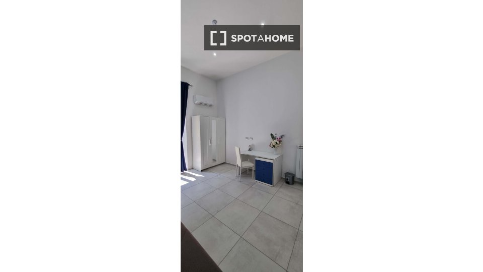 Double room Naples, 1 bed — photo 1