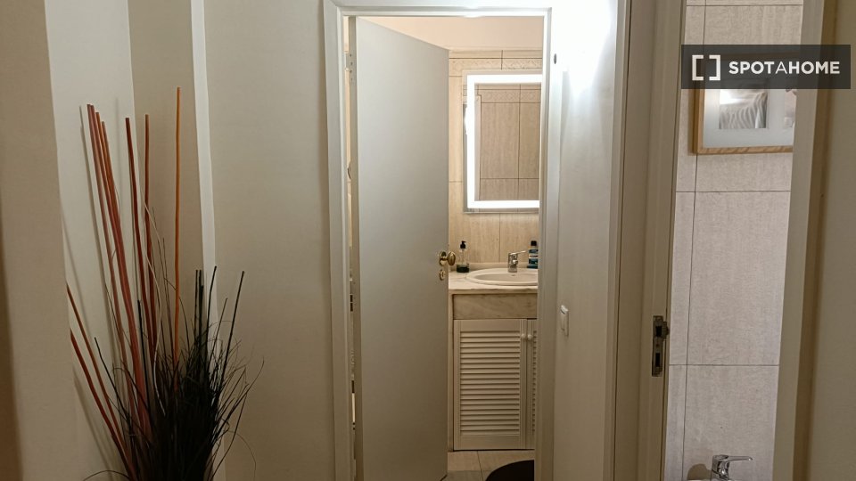 Double room Lisbon, 4 beds, 80m² — photo 4