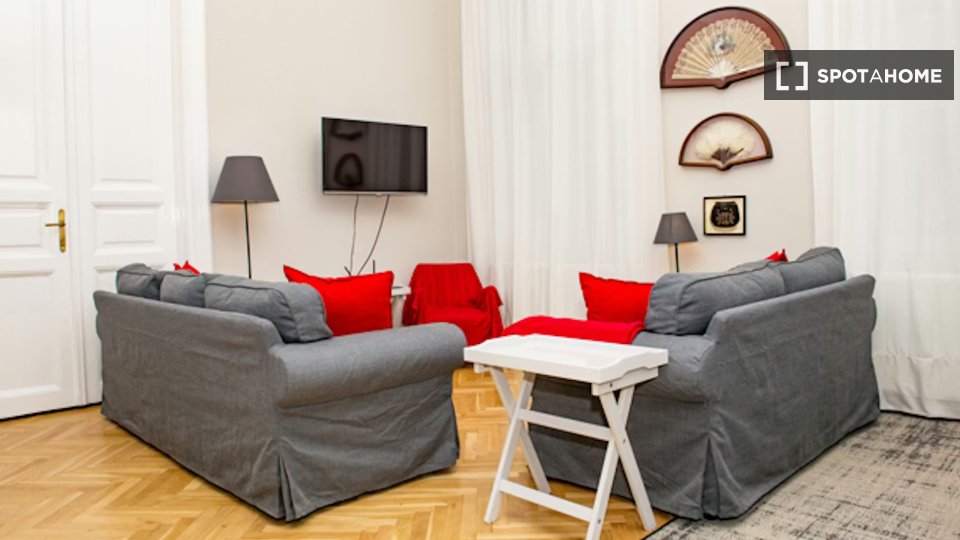 Apartment Budapest, 4 beds, 110m² — photo 1