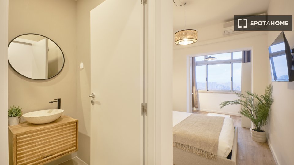 Double room Lisbon, 9 beds — photo 1