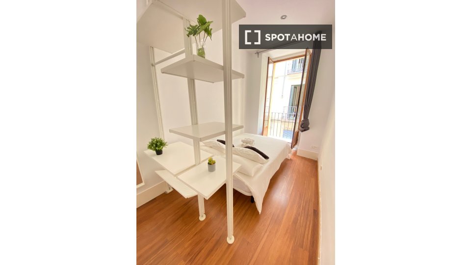 Double room Madrid, 3 beds — photo 13