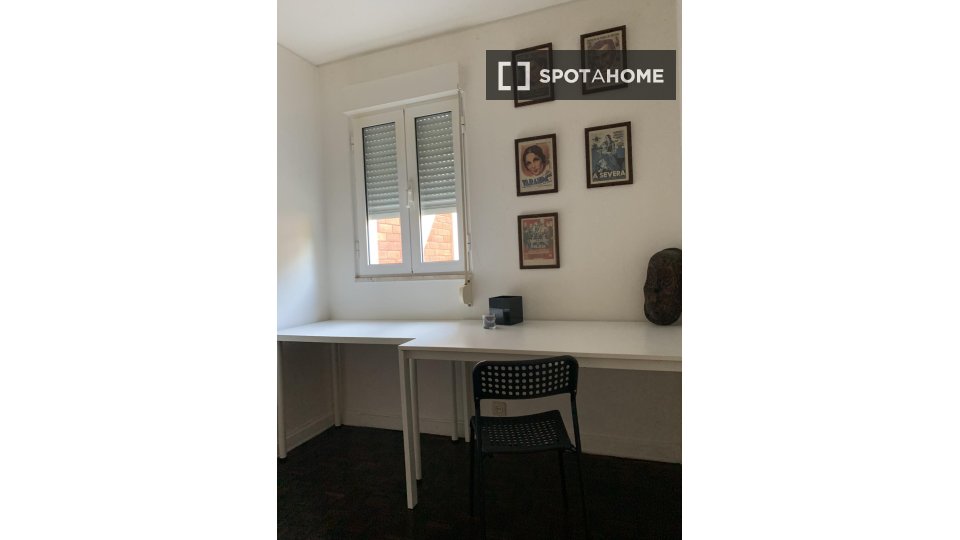 Apartment Lisbon, 2 beds, 70m² — photo 2