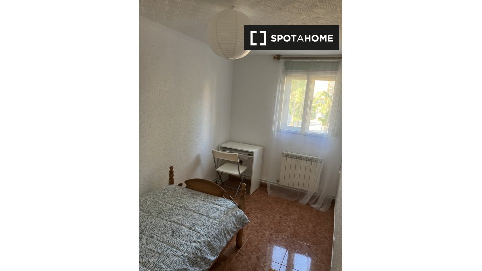 Double room Madrid, 3 beds, 60m² — photo 4