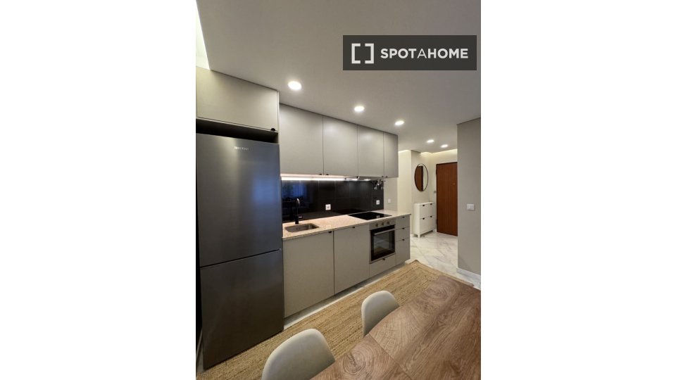 Apartment Lisbon, 3 beds, 85m² — photo 14