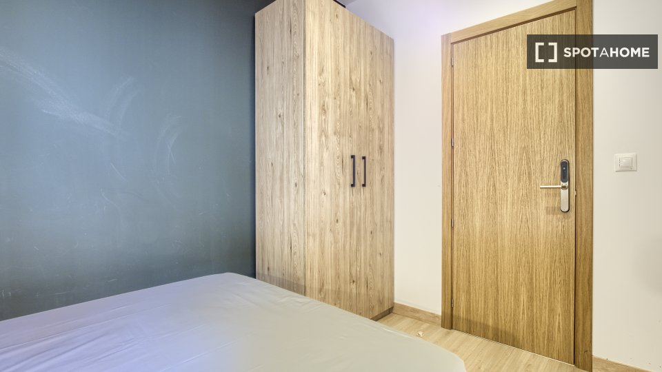 Double room Madrid, 9 beds — photo 30