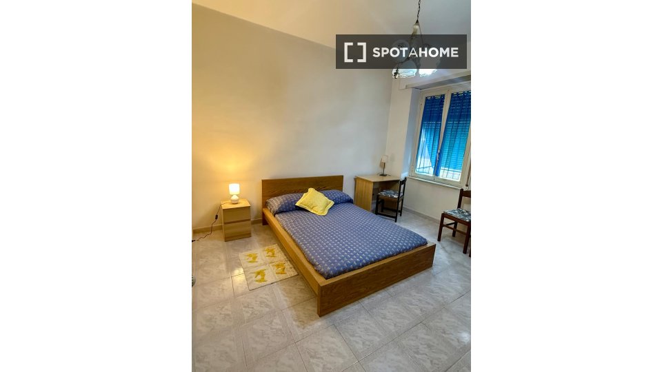 Double room Rome, 3 beds, 85m² — photo 3