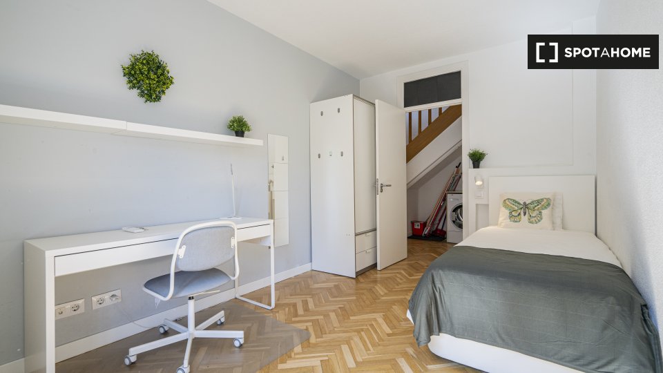 Double room Madrid, 7 beds — photo 17