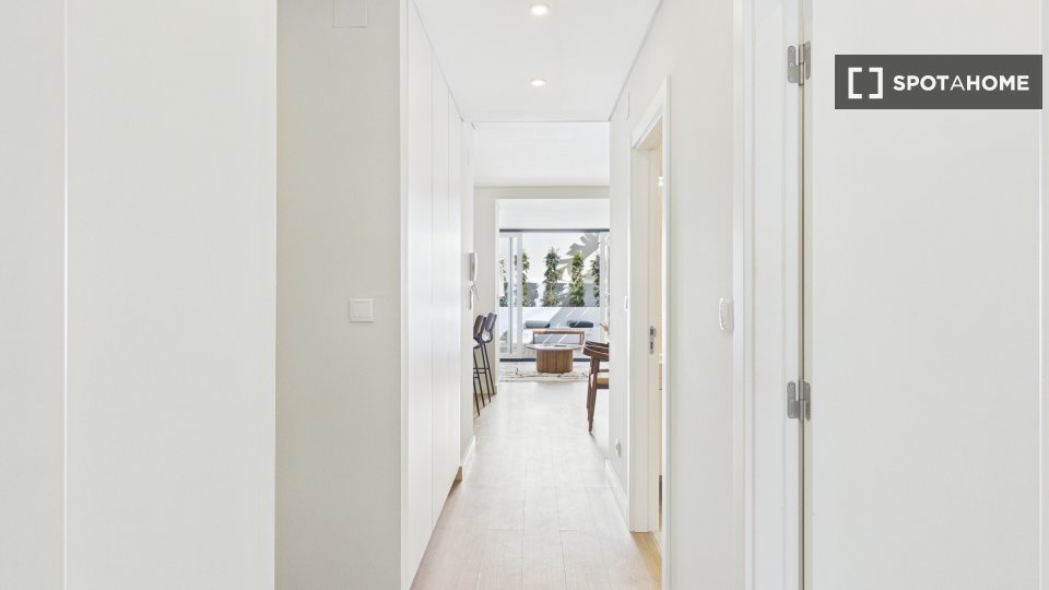 Apartment Lisbon, 2 beds, 62m² — photo 5