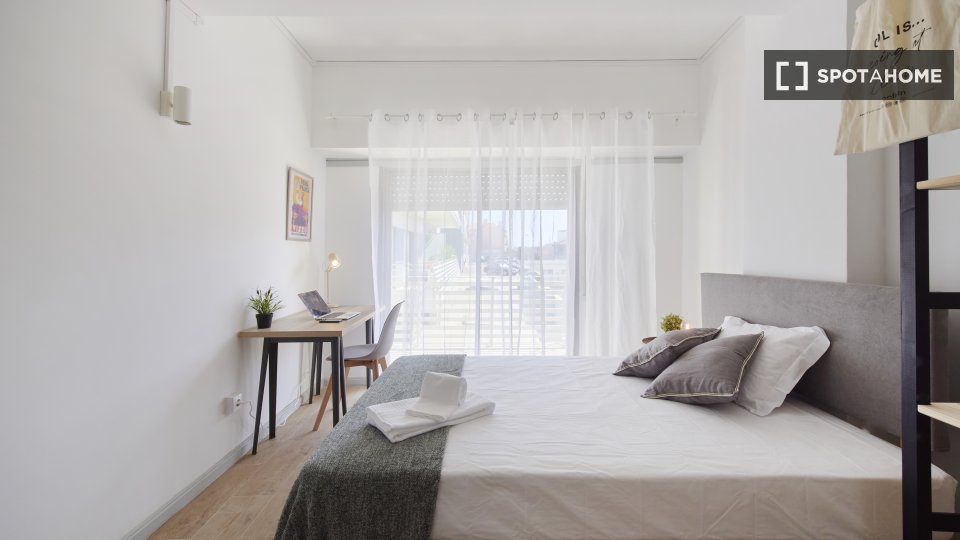 Double room Lisbon, 9 beds — photo 11
