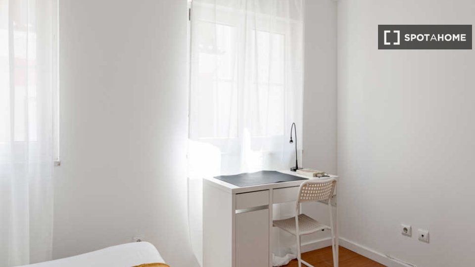 Double room Lisbon, 5 beds, 100m² — photo 18
