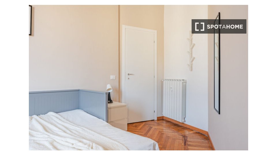 Double room Milan, 5 beds — photo 13