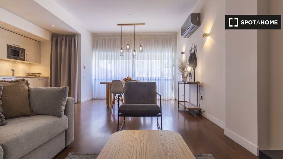 Apartment Lisbon, 1 bed — photo 4