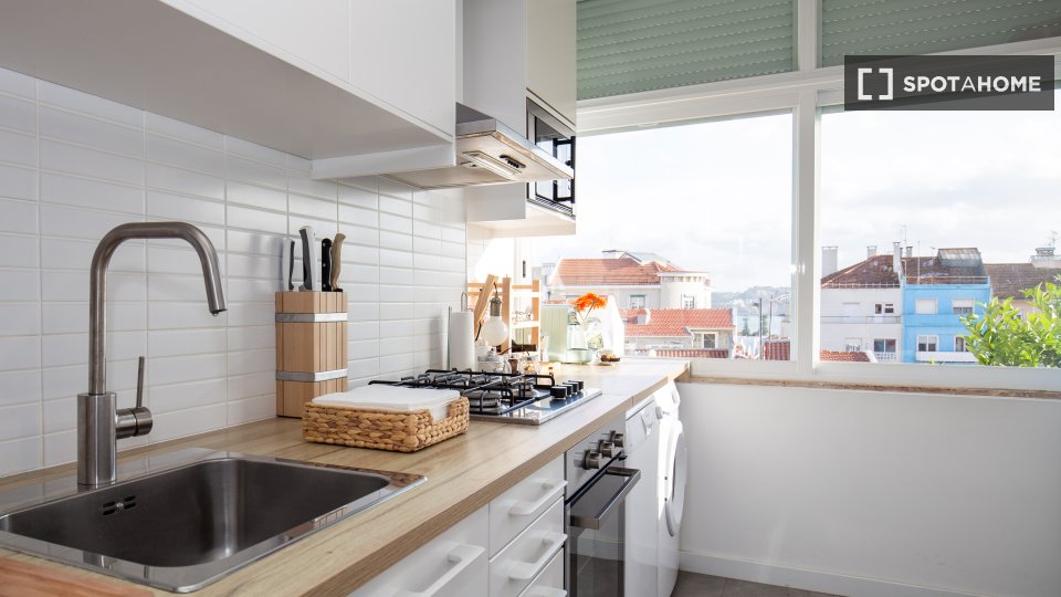Apartment Lisbon, 2 beds, 65m² — photo 4