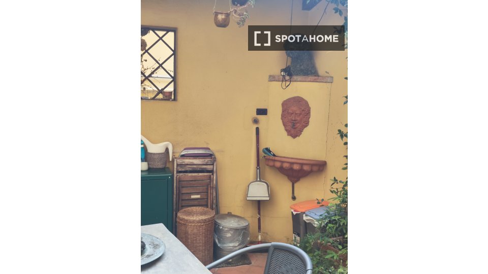 Double room Bologna, 2 beds — photo 16