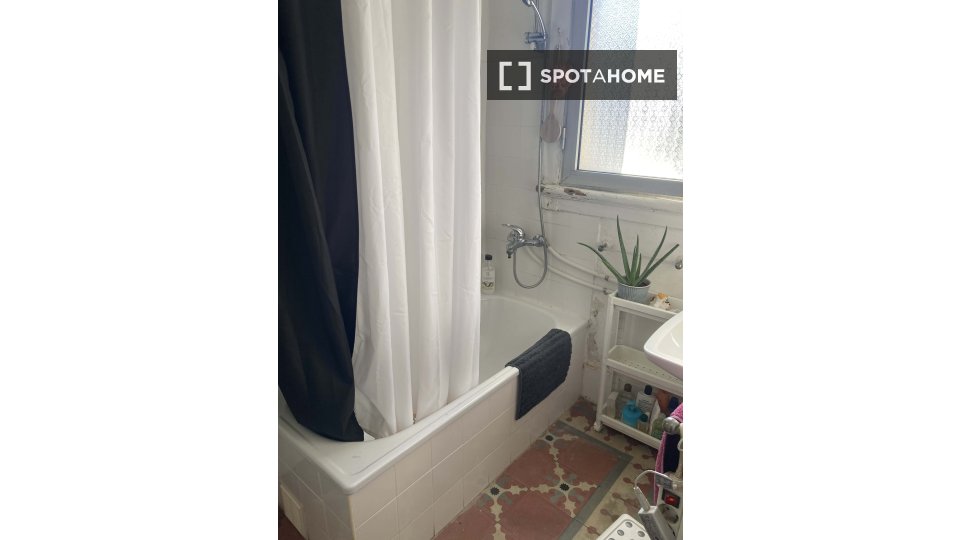 Double room Lisbon, 2 beds, 70m² — photo 4