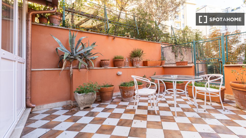 Apartment Rome, 2 beds, 65m² — photo 3