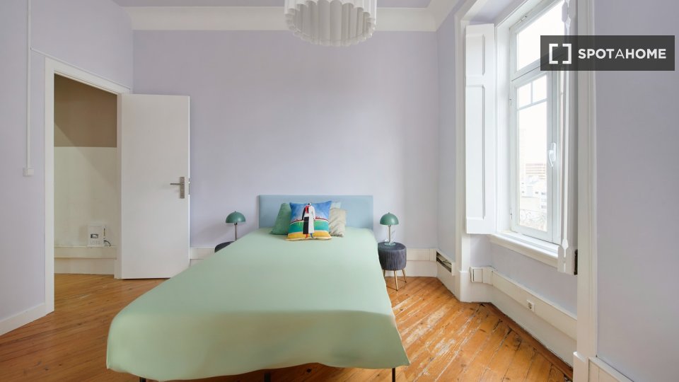 Double room Lisbon, 8 beds — photo 35