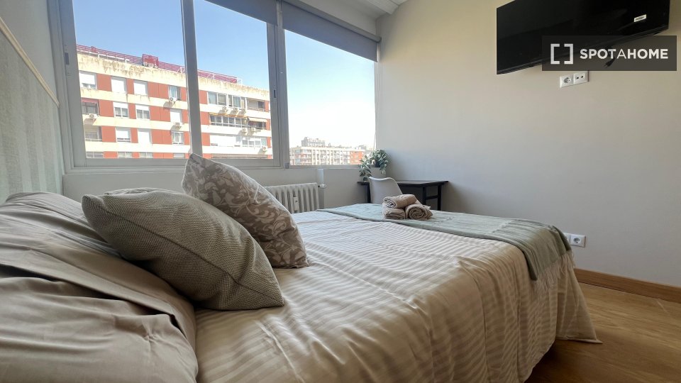 Double room Madrid, 5 beds — photo 14