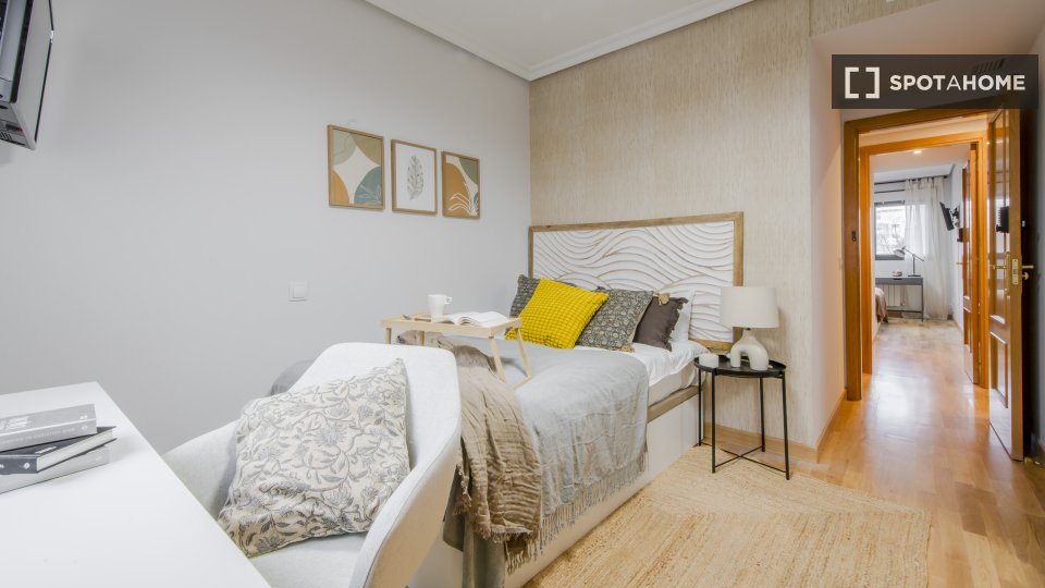 Double room Madrid, 5 beds — photo 4