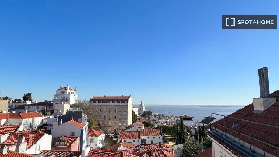 Apartment Lisbon, 2 beds, 71m² — photo 19