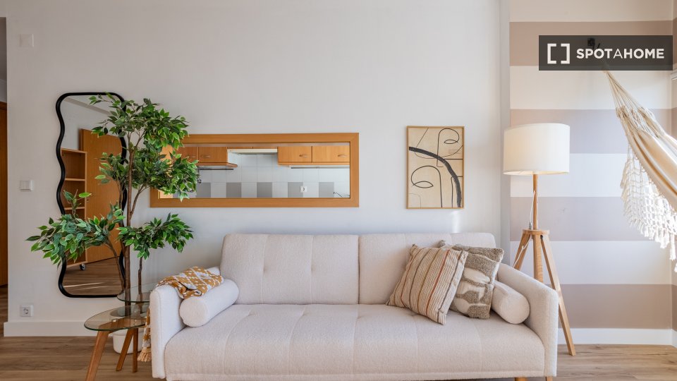 Apartment Lisbon, 1 bed, 53m² — photo 9