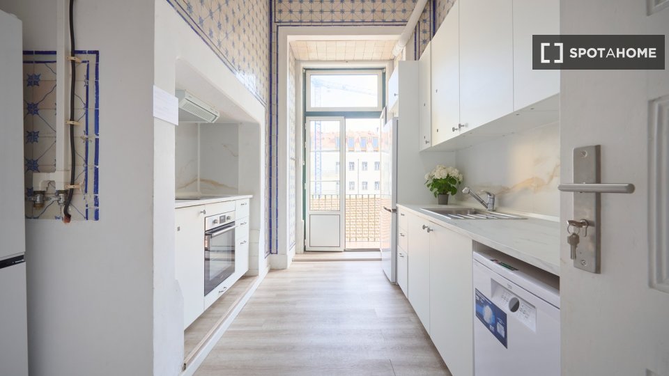 Double room Lisbon, 9 beds — photo 40