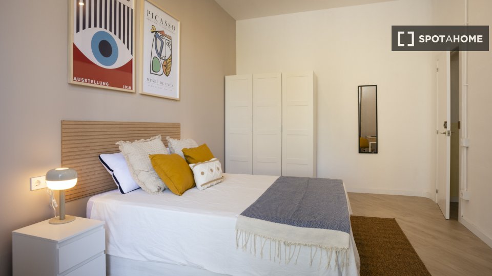 Double room Barcelona, 10 beds, 210m² — photo 3